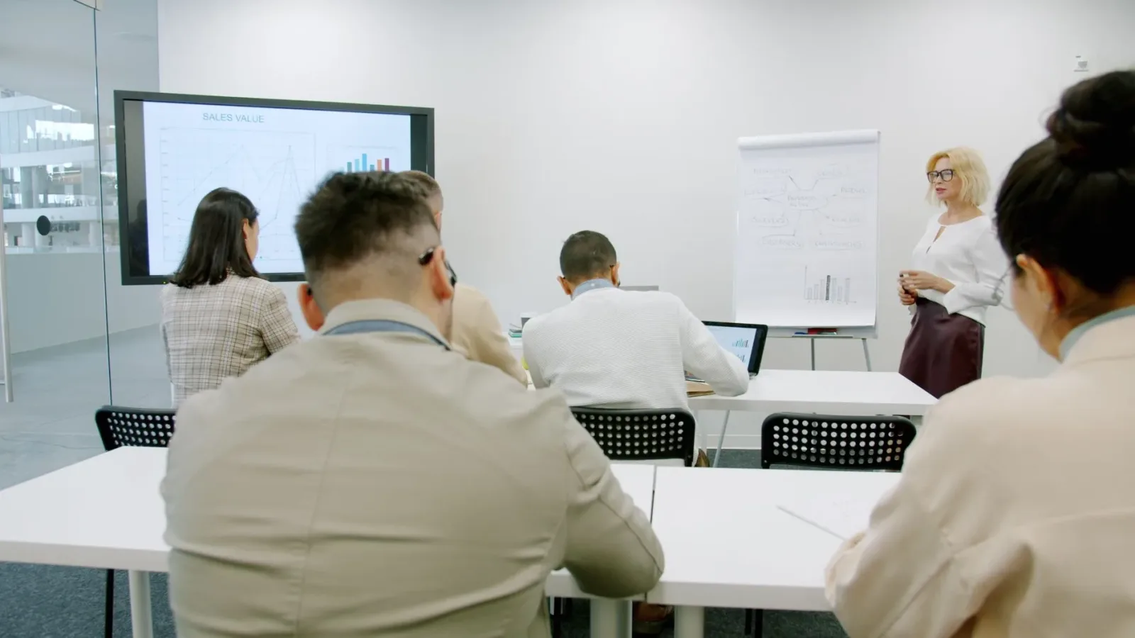 Онбординг нового менеджера по продажам: как вывести на результат за 2 недели